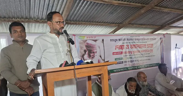 কথা বলছেন সুলতান সালাউদ্দিন টুকু